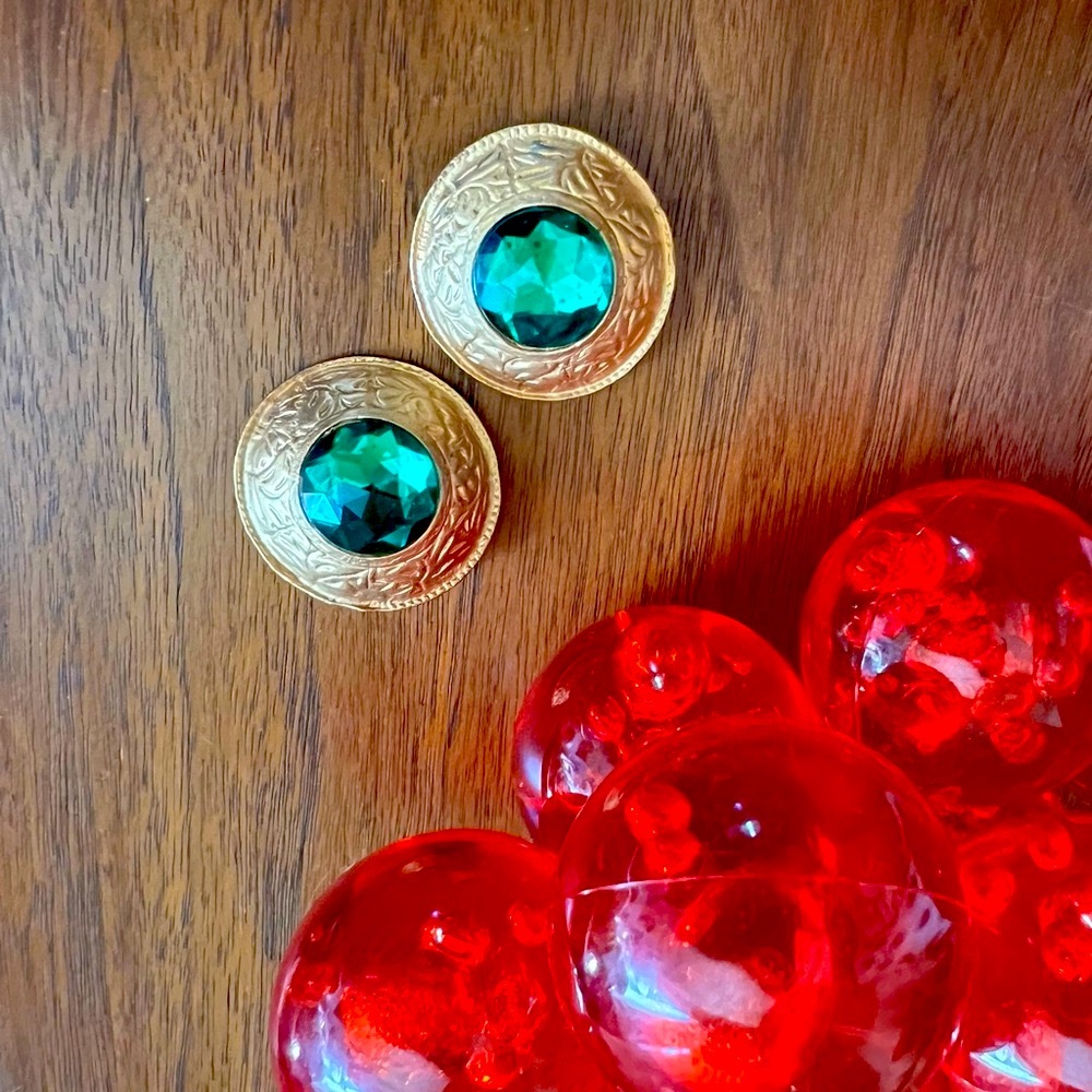 Vintage Hammered Matte Gold and Green Vintage Clip-On Earrings Faceted Large